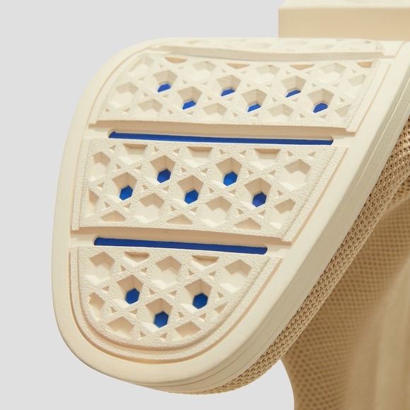 VIVAIA Beige Knit Chelsea Boots Water Resistant Slip‎ On Women's Size 8 EU 39 - Picture 12 of 14